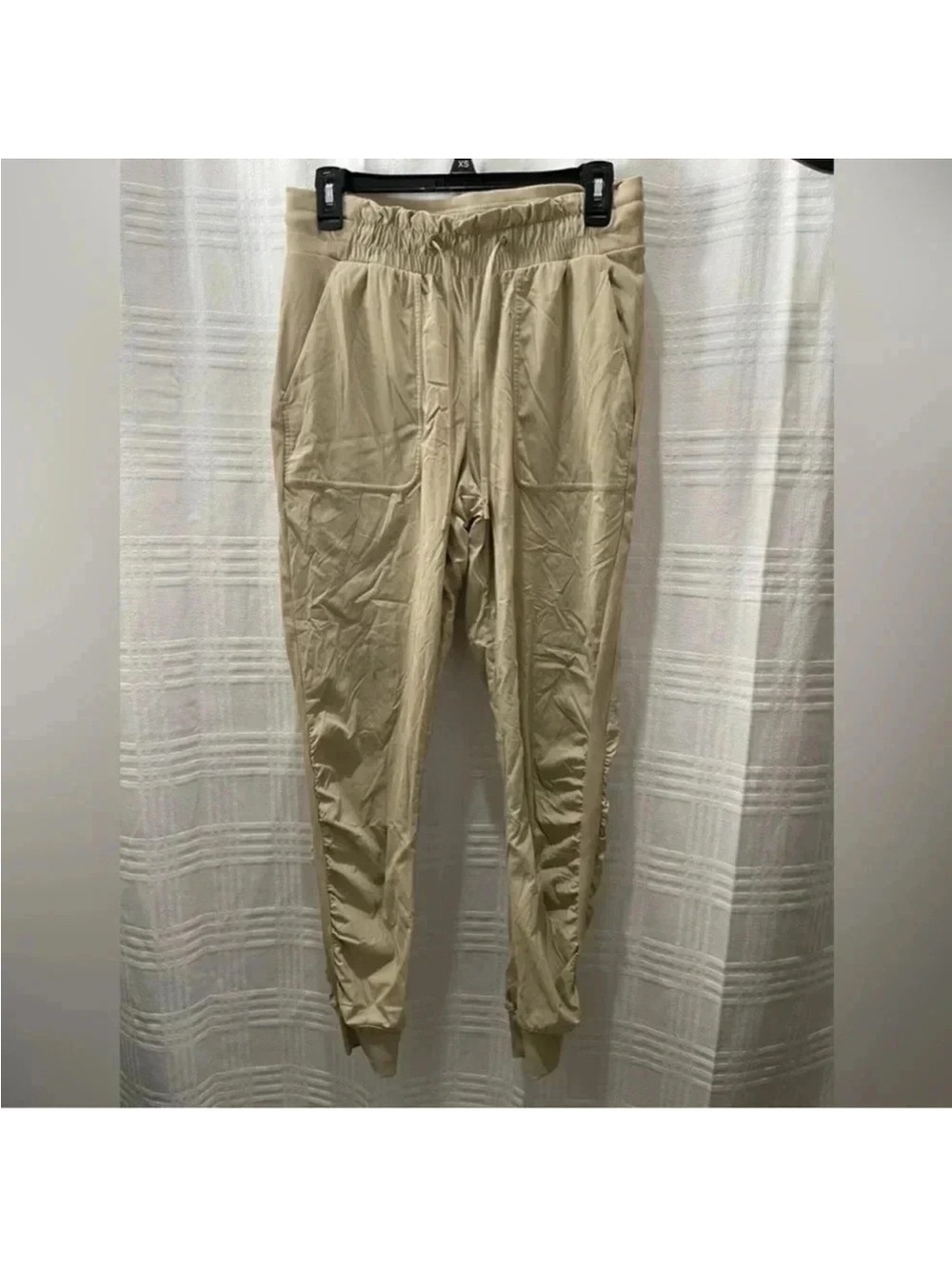 Lululemon studio dance pant joggers tan women’s size 8 lined studio dance pants